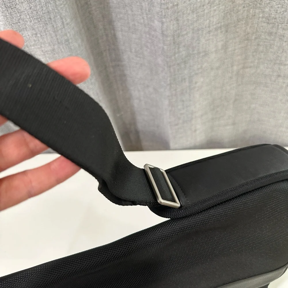 Pt laptop black briefcase with pockets.
